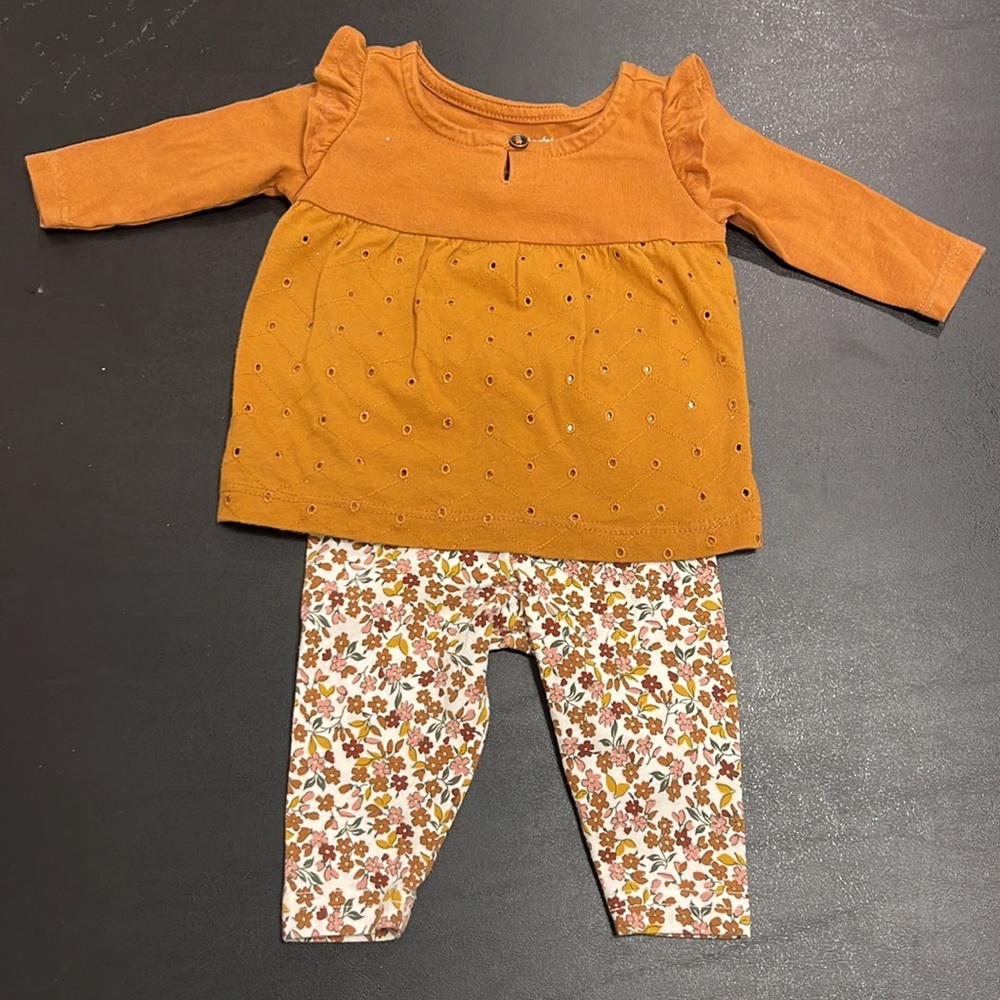 2 Carters outfits! - Picture 2 of 2
